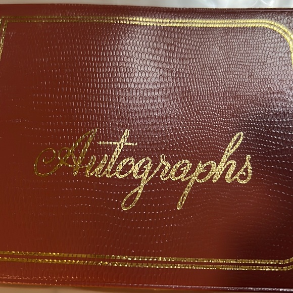 Vtg Walt Disney World Autograph book signed by Disney Characters Pioneer Photo - Picture 2 of 14